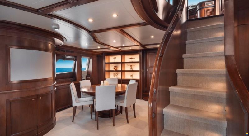 Ferretti Custom Line Navetta 30
