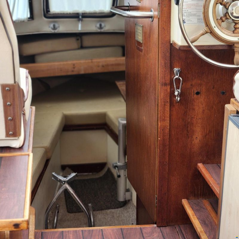 Master 680 Cabin