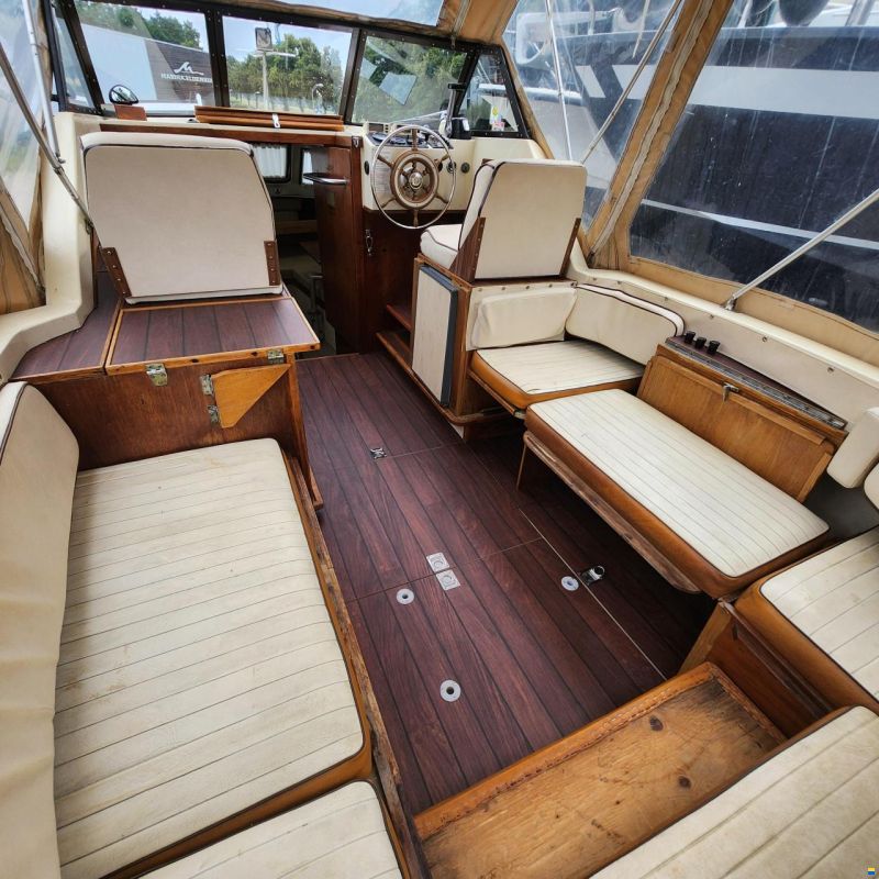 Master 680 Cabin