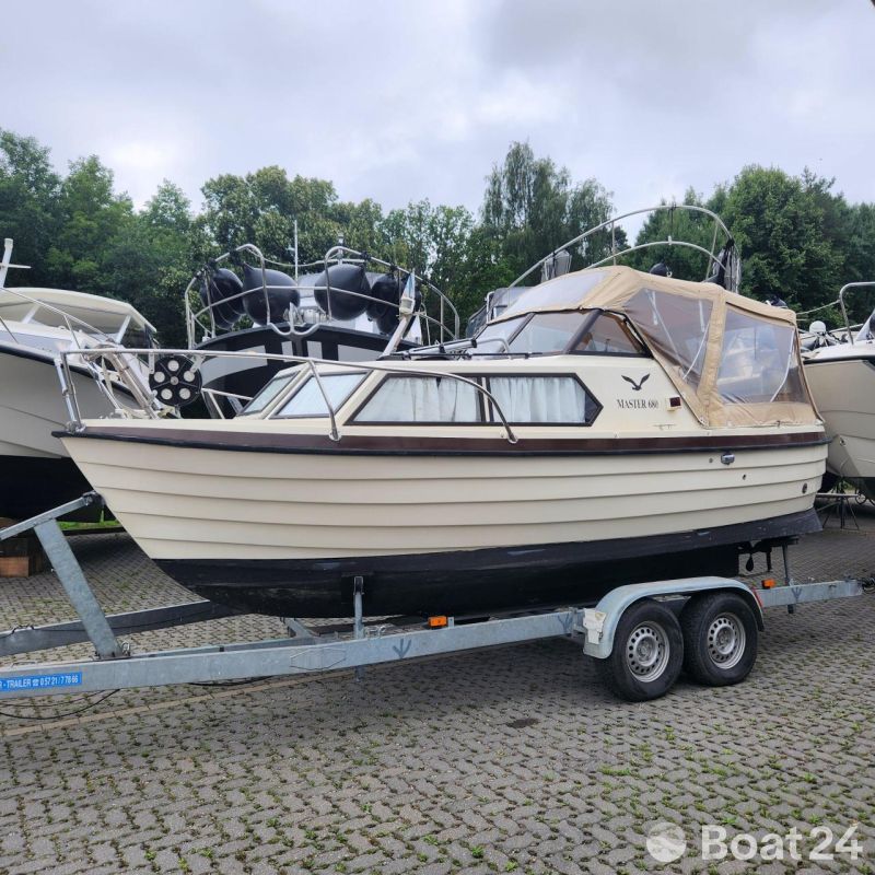 Master 680 Cabin
