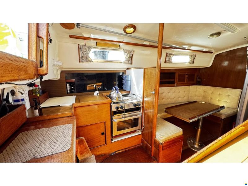 Contessa 32