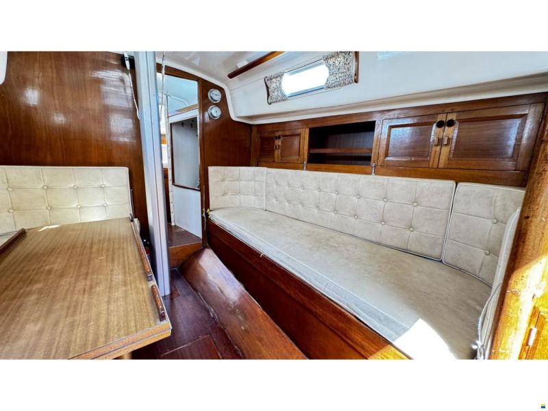 Contessa 32