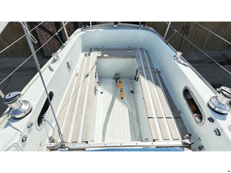 Contessa 32