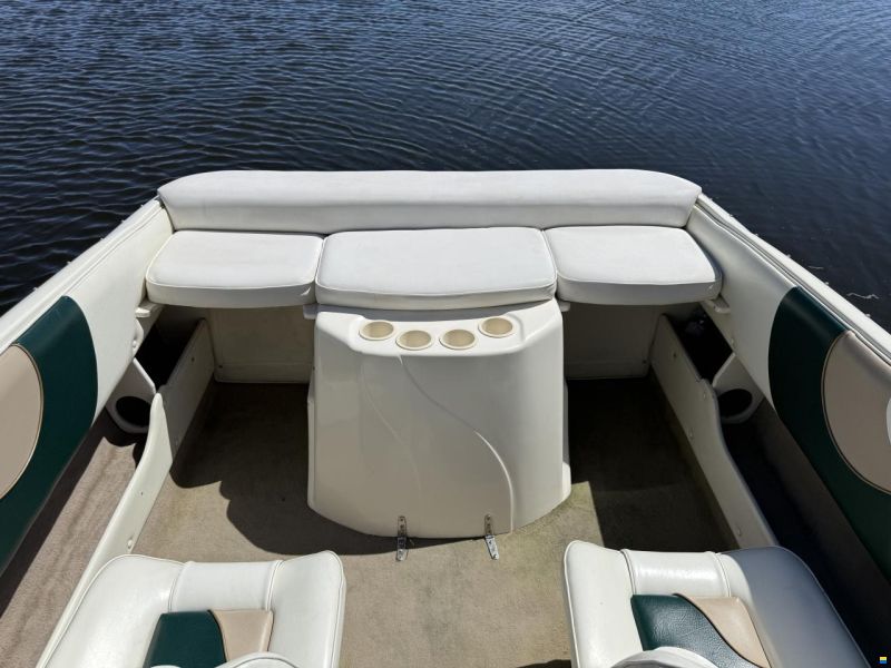 Rinker Thunder