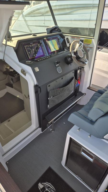 Axopar 37 XC Cross Cabin