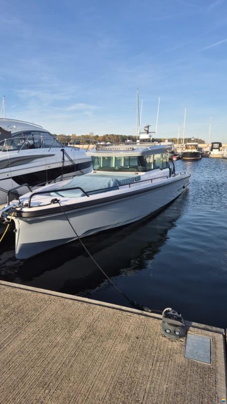 Axopar 37 XC Cross Cabin