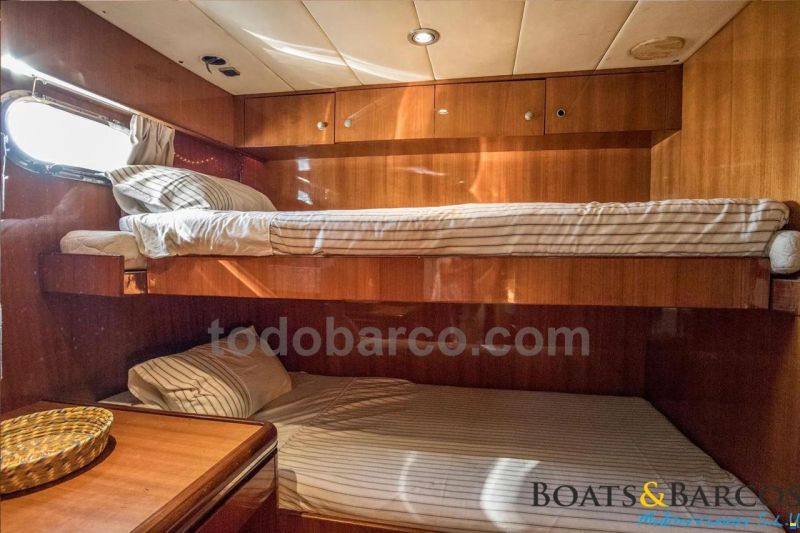 Elegance Yacht 76