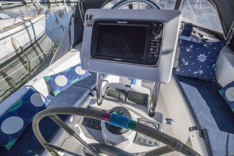 Hunter Marine Sun legend 36