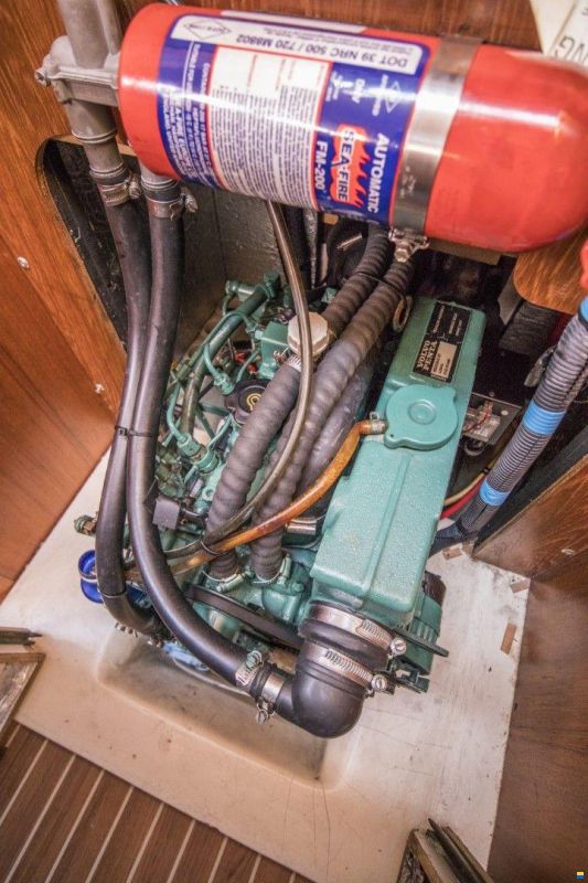 Hunter Marine Sun legend 36