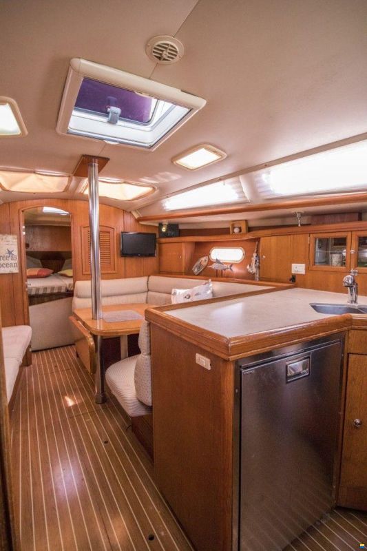 Hunter Marine Sun legend 36