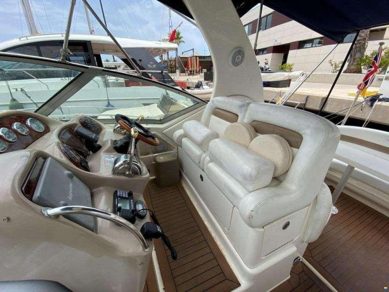 Sea Ray Sundancer 355
