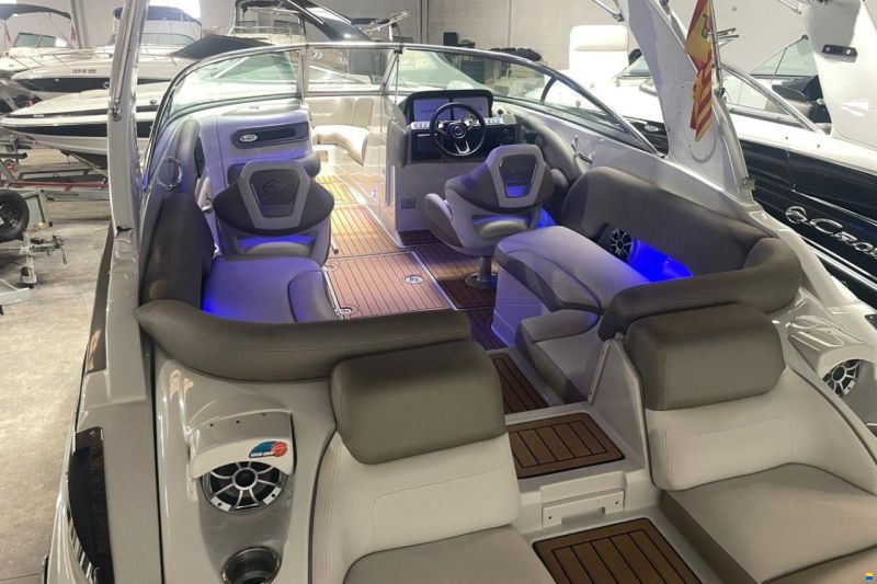 Crownline 270 SS