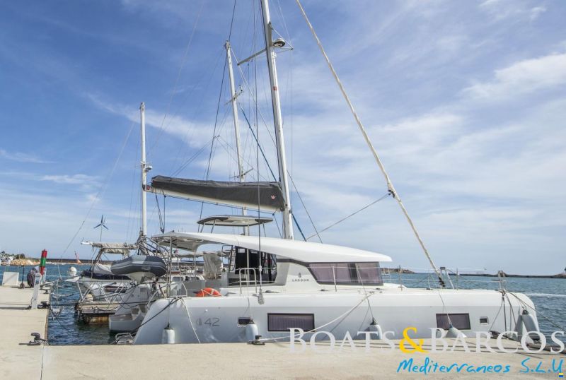 Lagoon 42