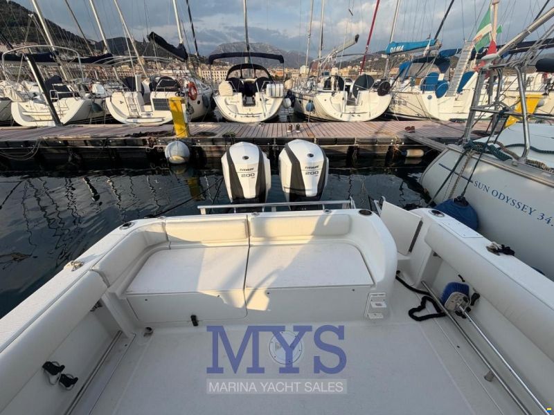 Robalo R265