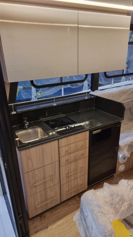 Cobra FUTURA 40 FlyBridge