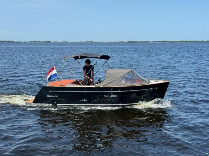 Maxima 630 Tender met boegschroef