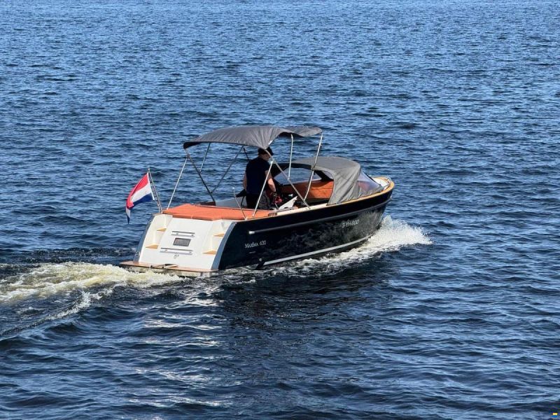 Maxima 630 Tender met boegschroef