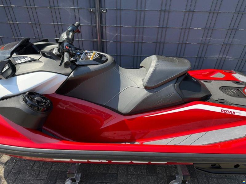 Sea Doo RXP X 325