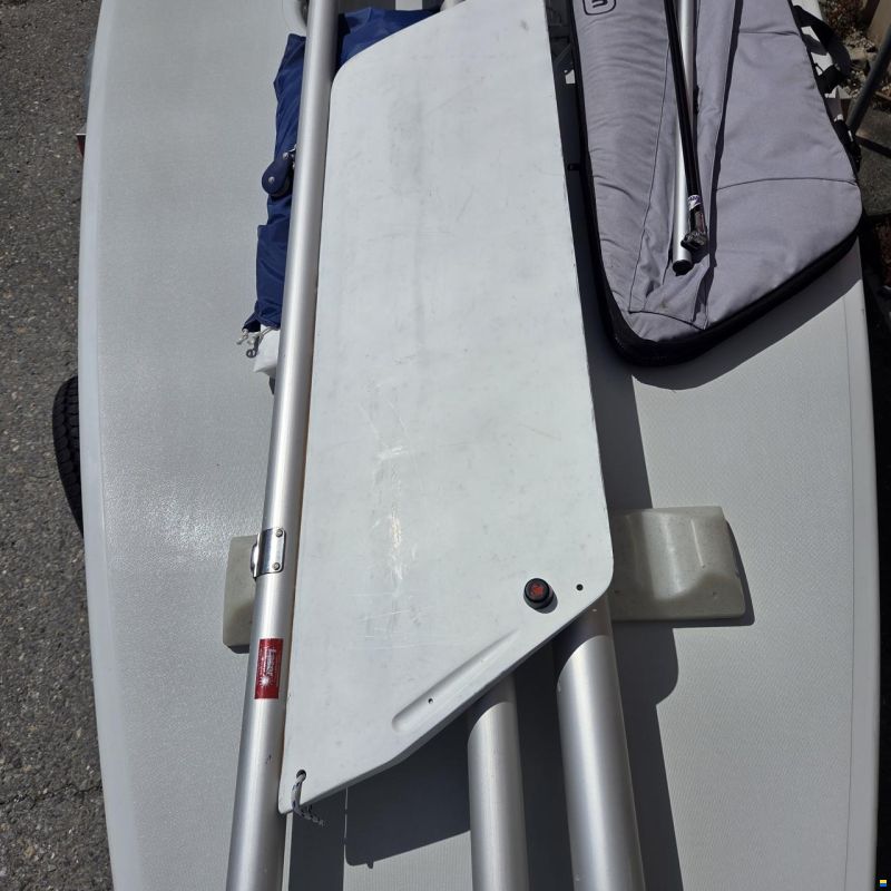 Performance Sailcraft Laser Standard mit Strassenanhänger