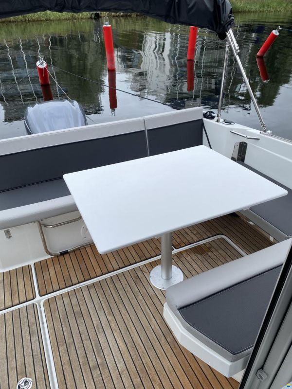 Jeanneau 795 S2