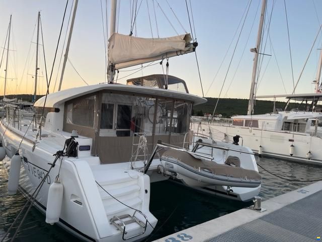 Lagoon 39