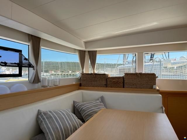Lagoon 39