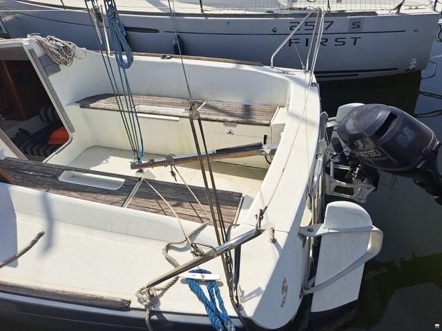 Beneteau First 211