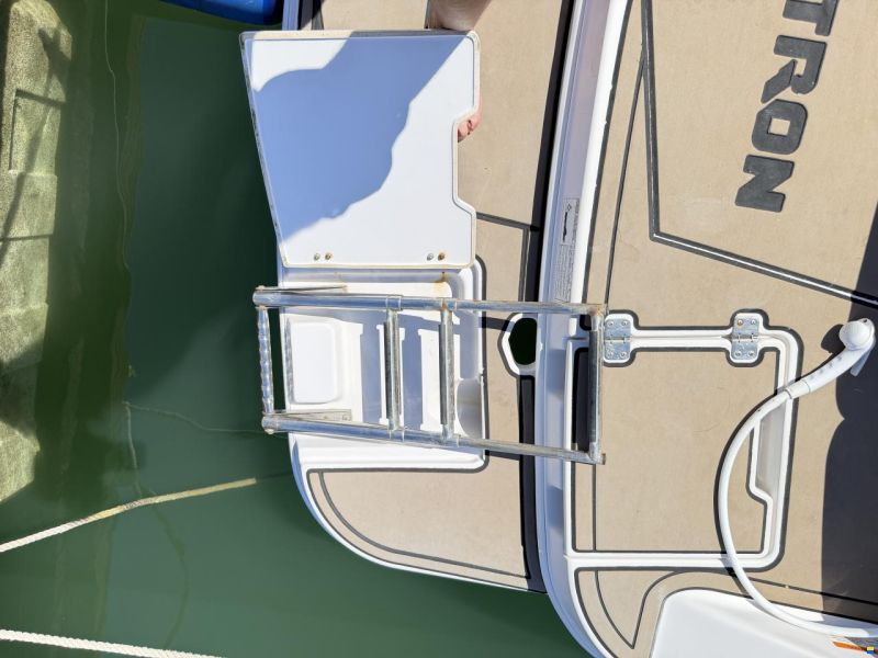 Glastron GT 229