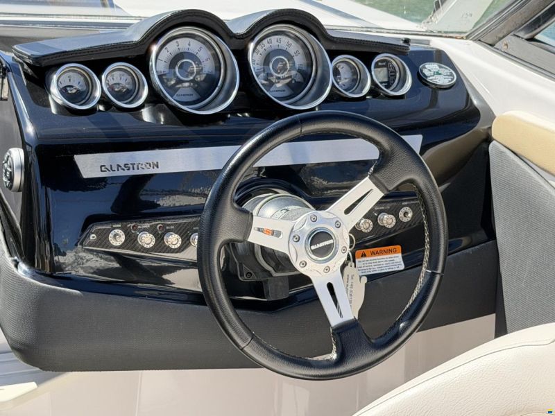 Glastron GT 229