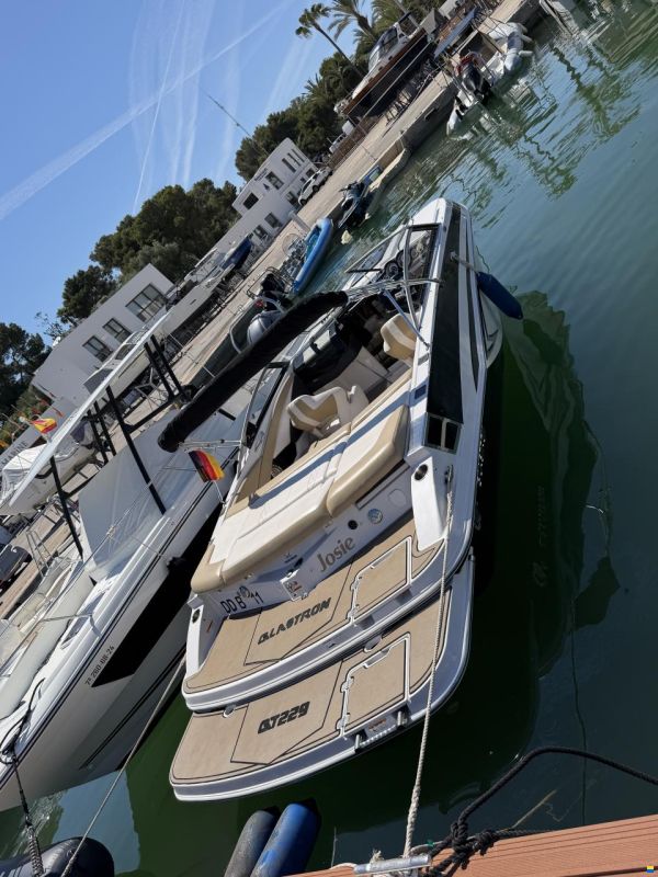 Glastron GT 229