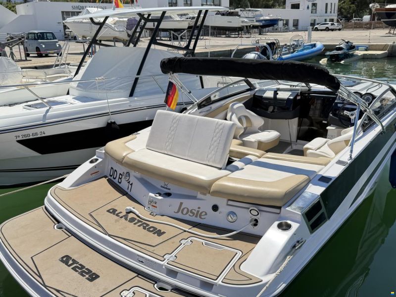 Glastron GT 229