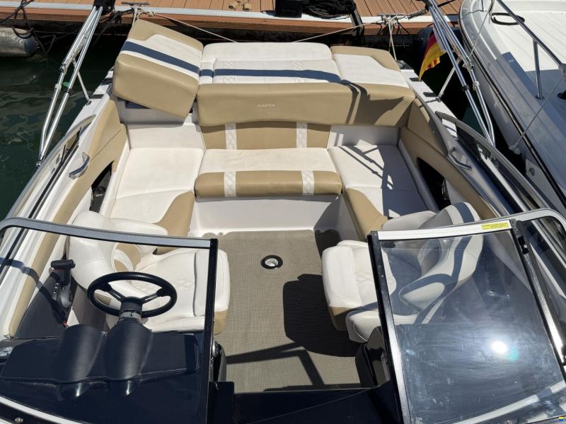 Glastron GT 229