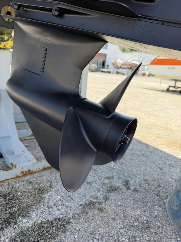 Glastron GT 229