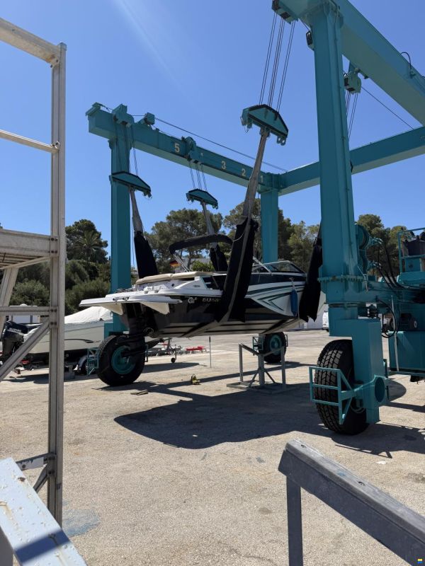 Glastron GT 229