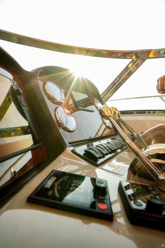 Sea Ray SUNDANCER 425