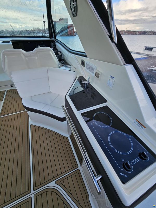 Sea Ray 320 Sundancer