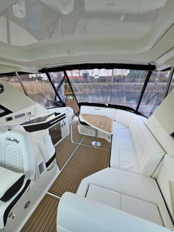 Sea Ray 320 Sundancer