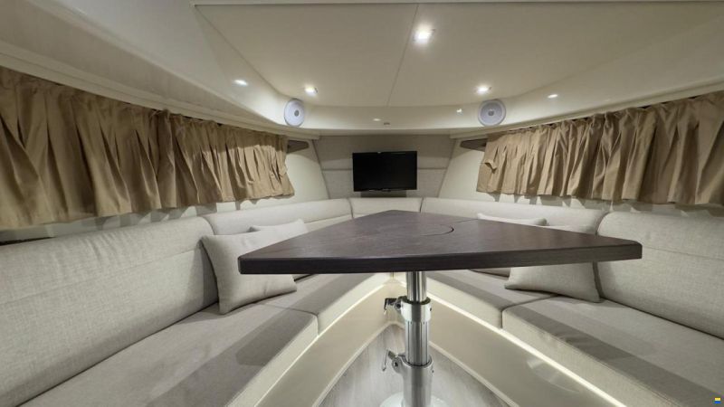 Sea Ray 320 Sundancer