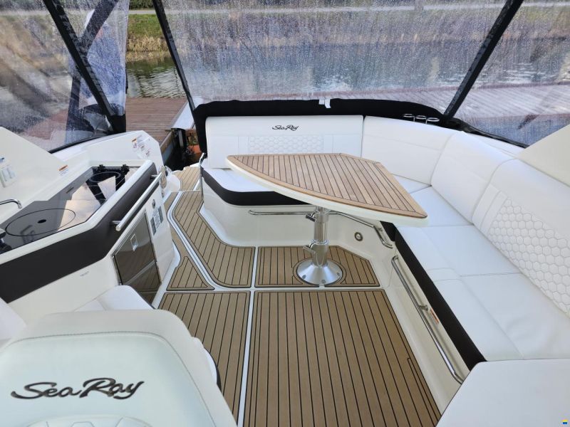 Sea Ray 320 Sundancer