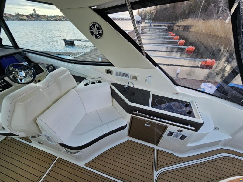 Sea Ray 320 Sundancer
