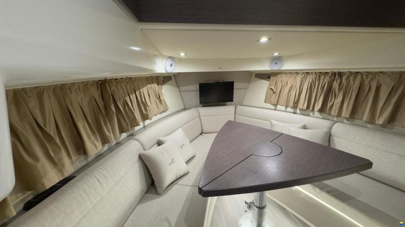 Sea Ray 320 Sundancer
