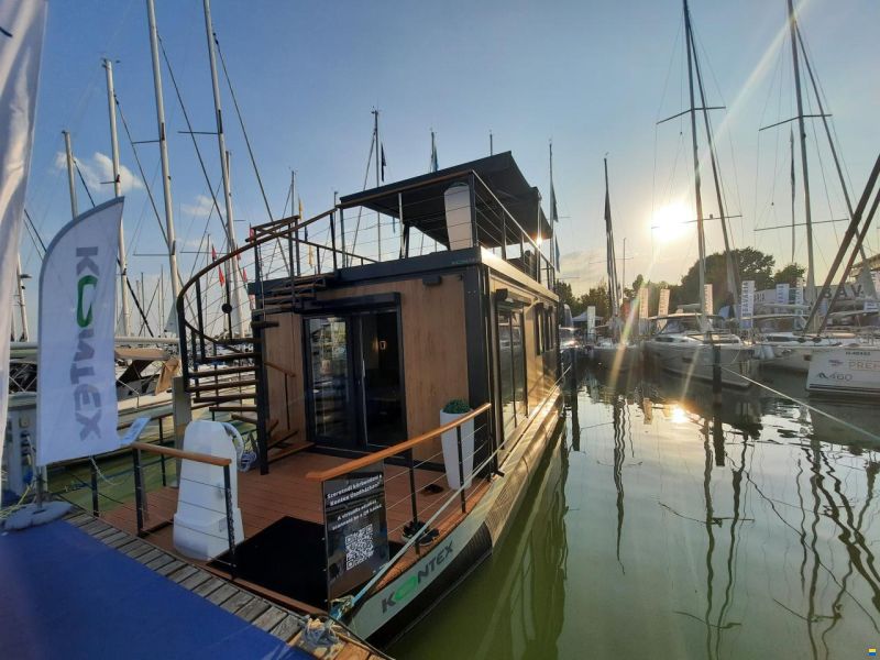 Floating Home - Houseboat by Kontex Kft.