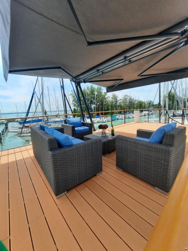 Floating Home - Houseboat by Kontex Kft.