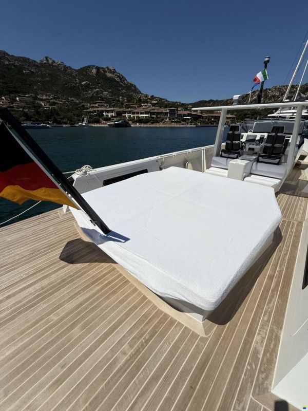 Wally Tender 44