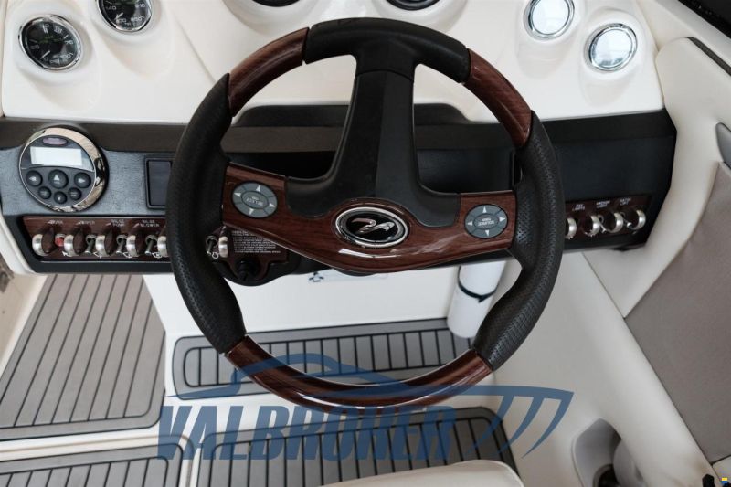 Sea Ray 250 SLX