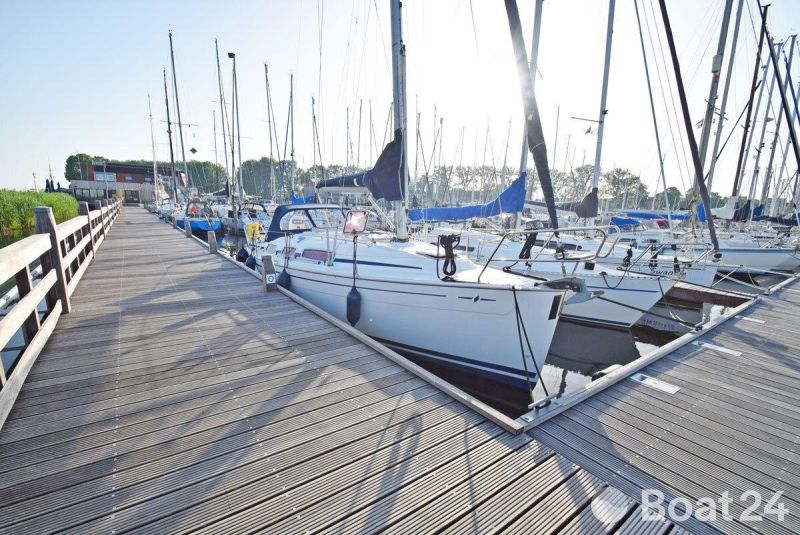 Bavaria-31-Cruiser-Ext10.jpg