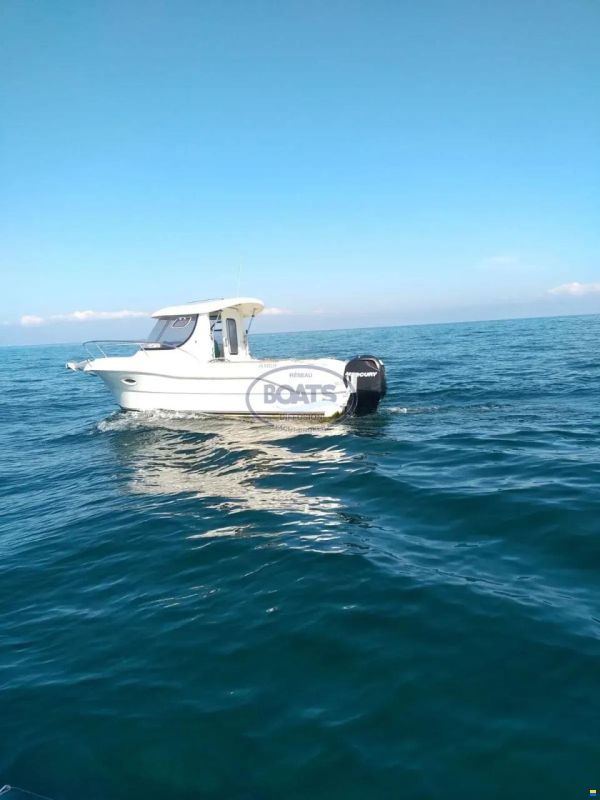 Quicksilver Pilothouse 580