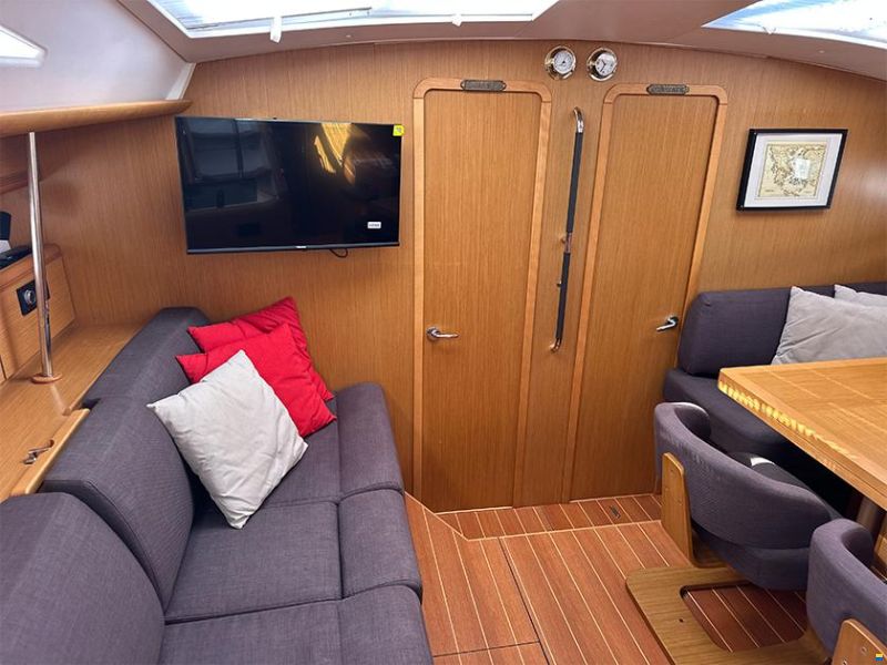 Jeanneau 53