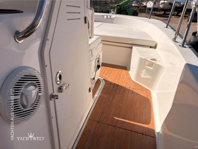 Boston Whaler 210 MONTAUK