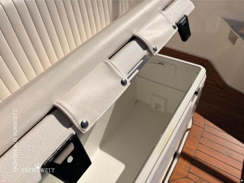 Boston Whaler 210 MONTAUK